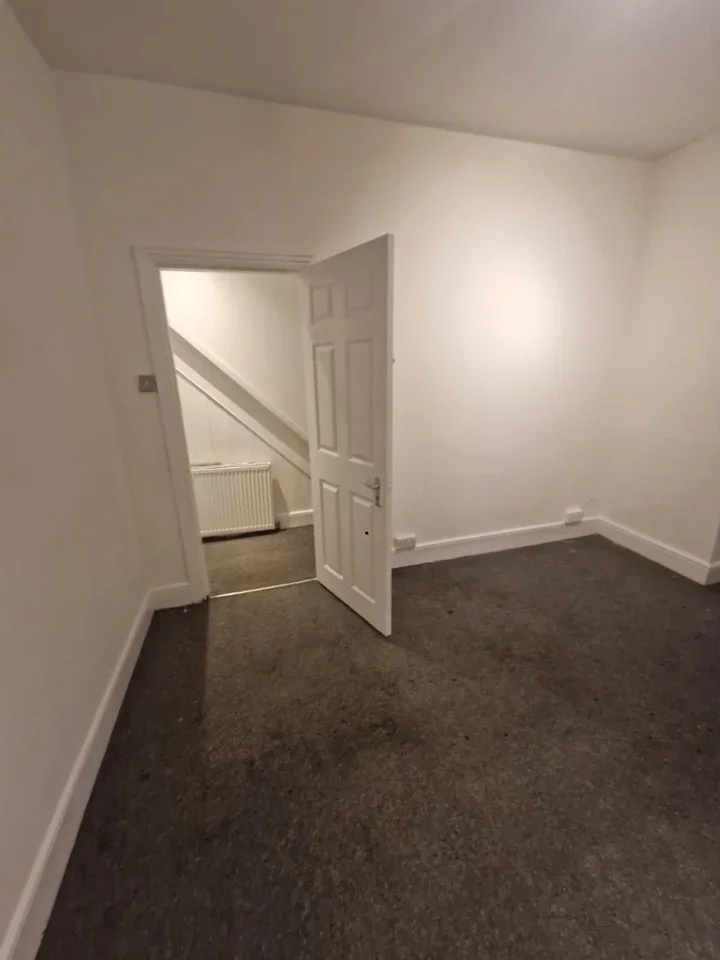 Flat St John's Road in Greater London