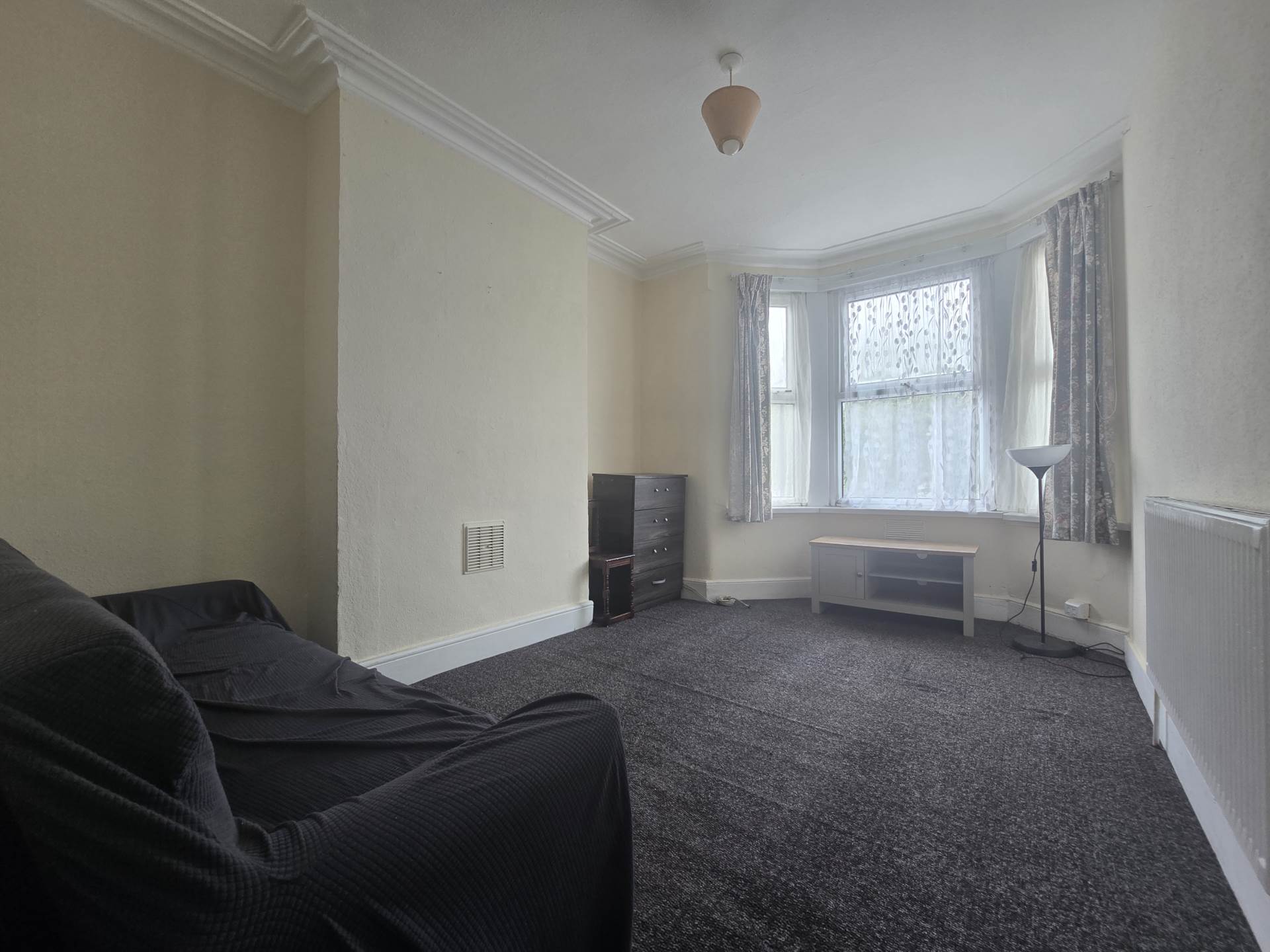 Flat Strone Road in Greater London