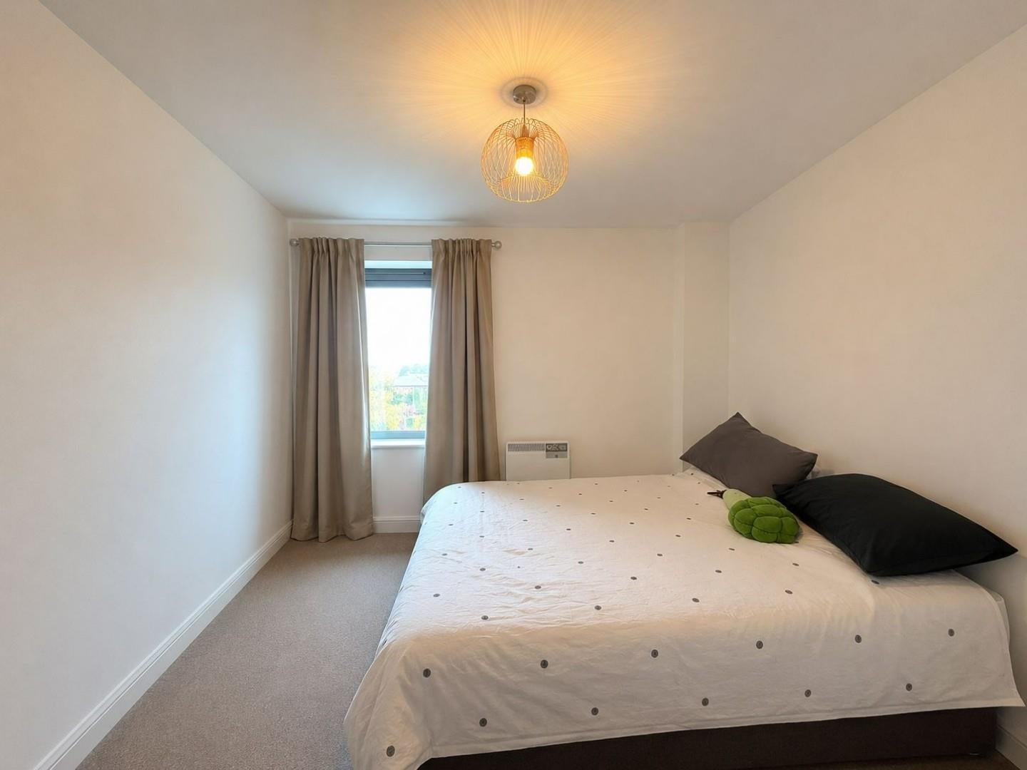 Flat Victoria Road in Greater London