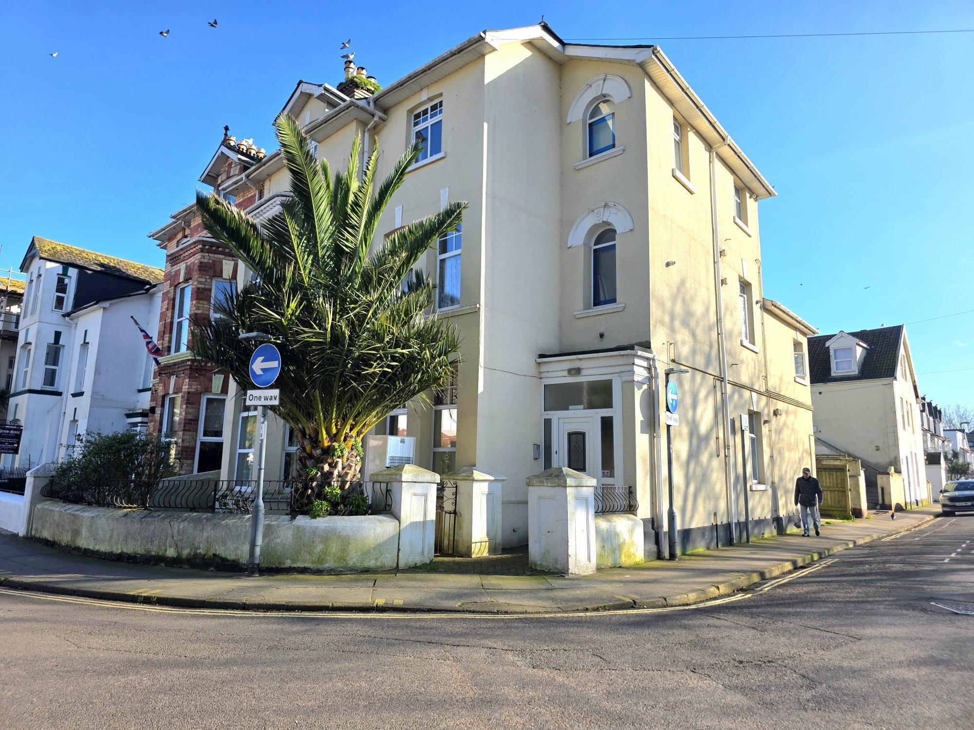 Flat Garfield Road in Paignton
