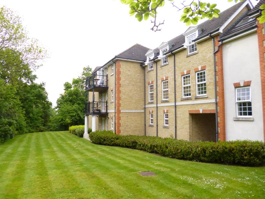 Flat Elstree Road in Hertsmere