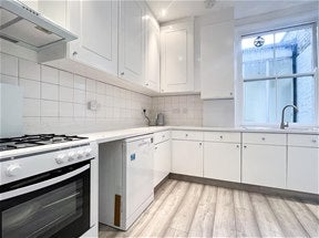 Flat Finchley Road in Greater London