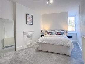 Flat Finchley Road in Greater London
