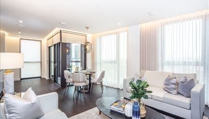 Flat Ponton Road in Greater London
