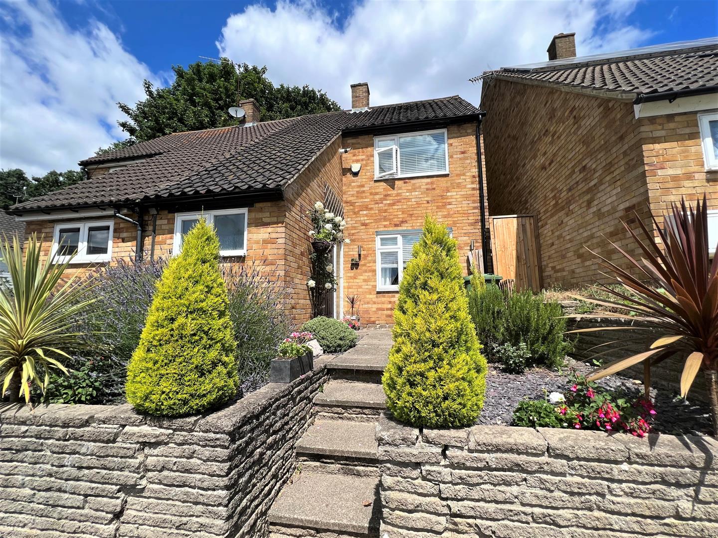 House Gascoigne Way in Billericay
