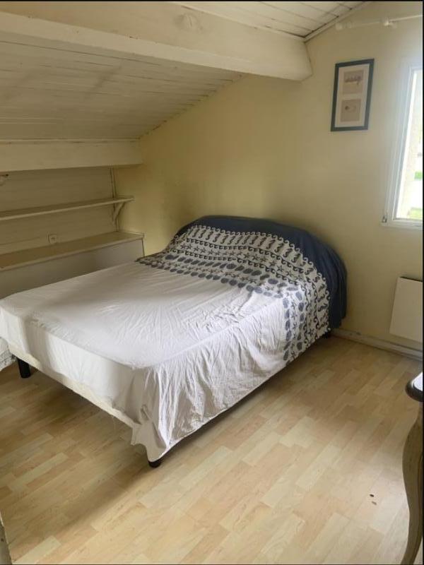Room Rue des Treilles in Libourne
