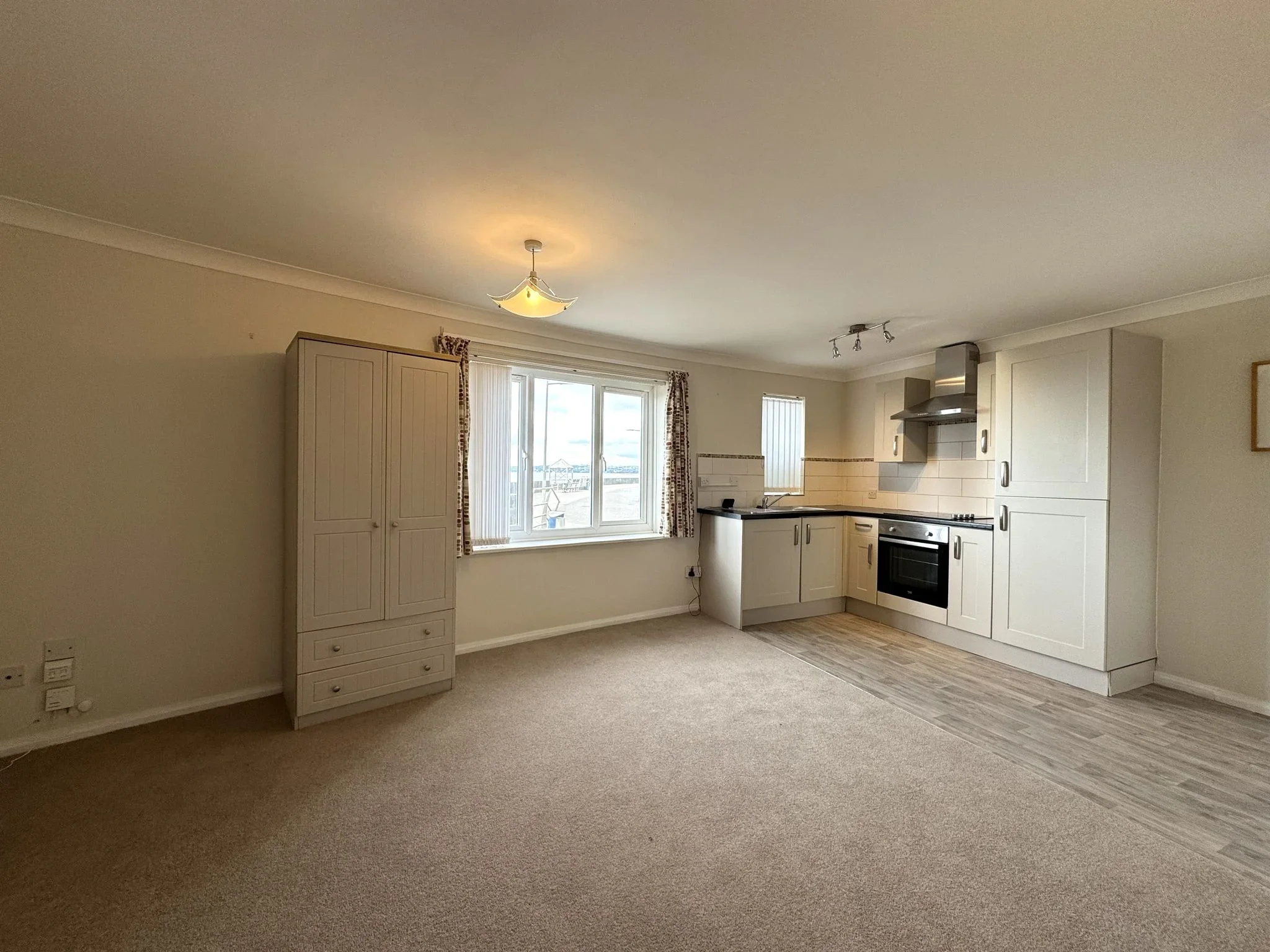 Flat Camona Drive in Swansea