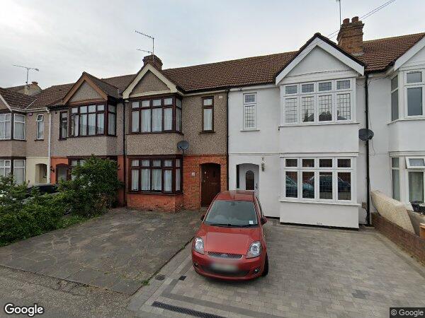 Room Pettley Gardens in Greater London