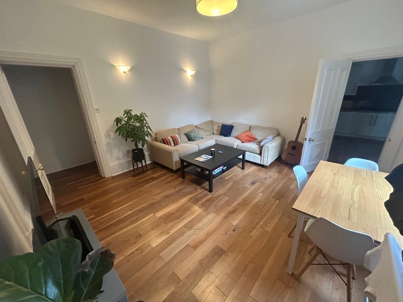 Room Millgate Lane in Manchester