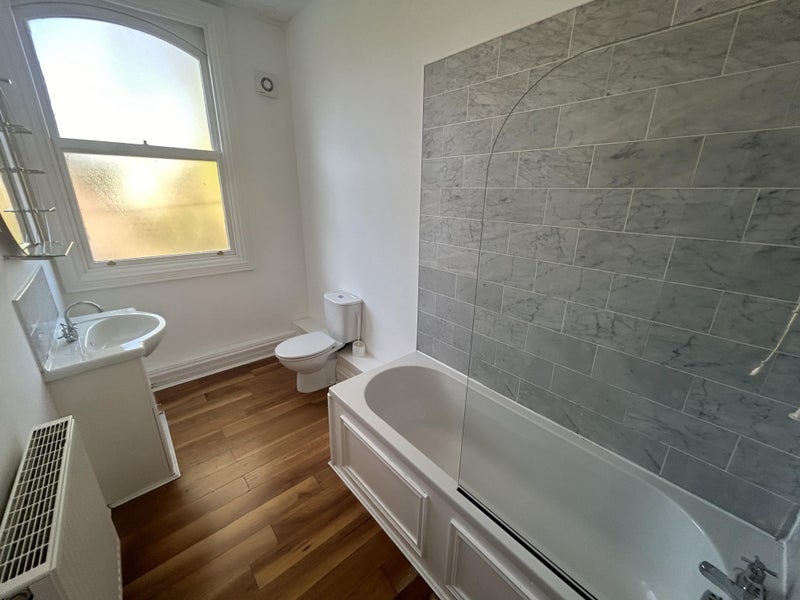 Room Millgate Lane in Manchester