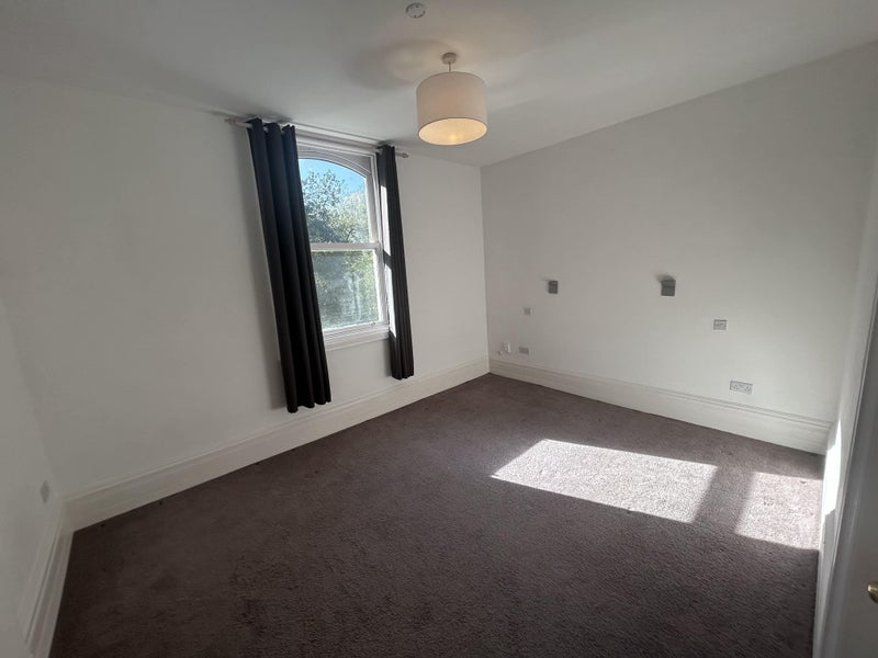 Room Millgate Lane in Manchester