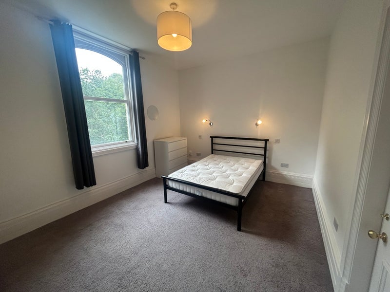 Room Millgate Lane in Manchester