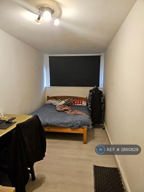 Room Kingsgate Road in Greater London