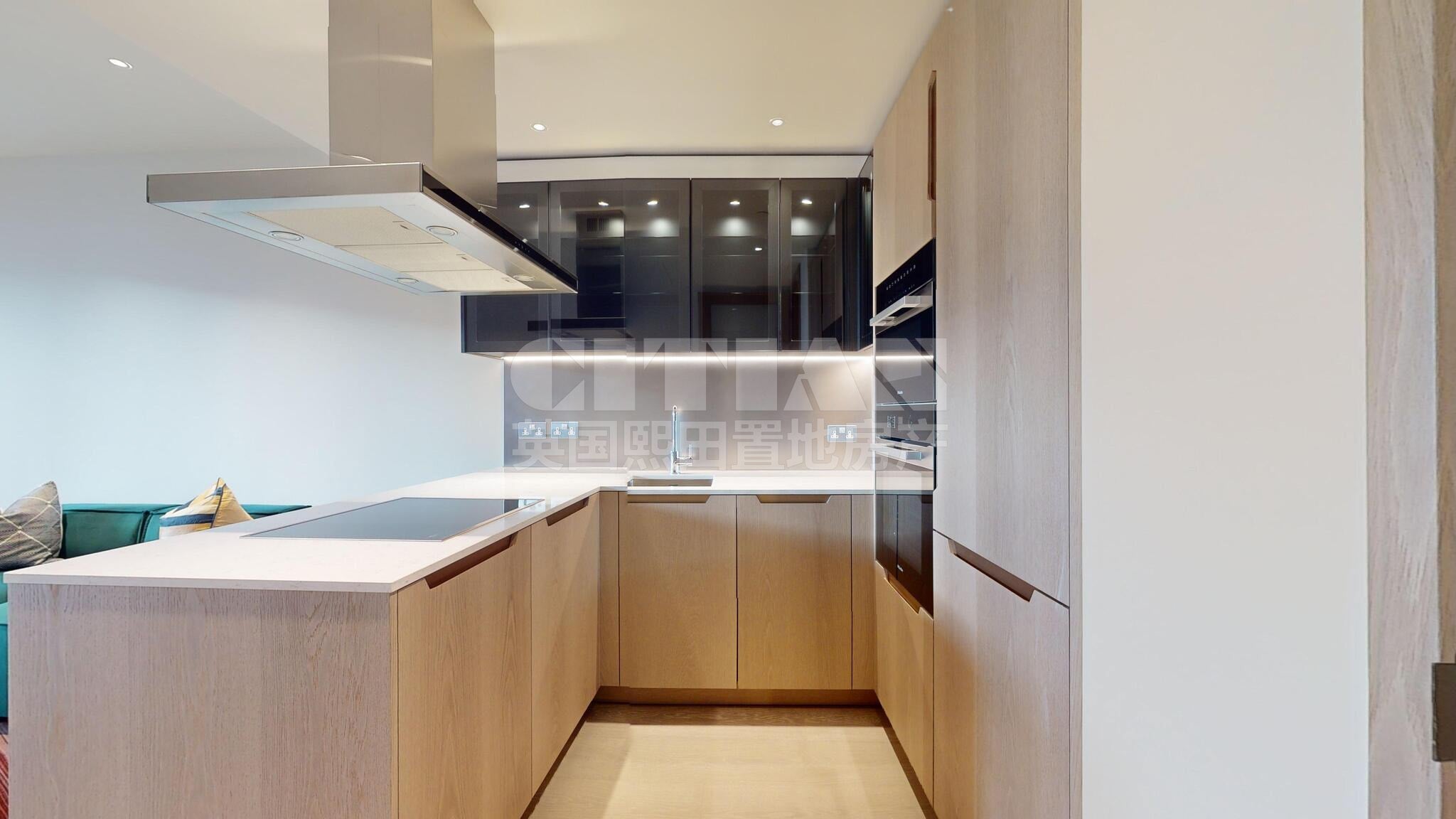 Flat Nine Elms Lane in Greater London