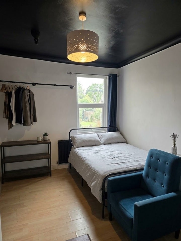 Room The Vale in Greater London