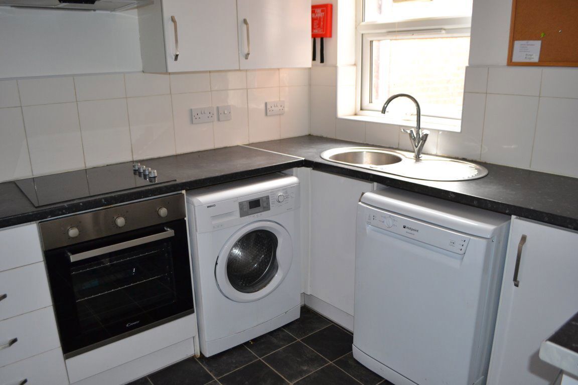 Room Tiverton Road in Birmingham