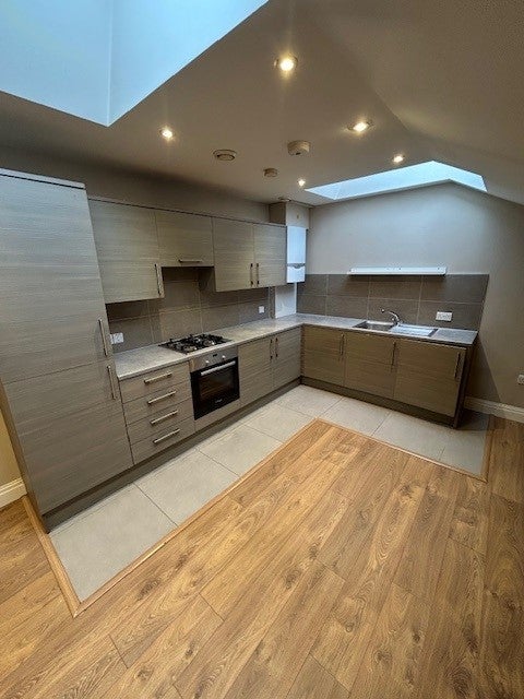 Flat Masons Avenue in Greater London