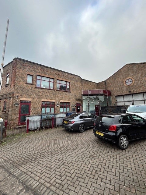 Flat Masons Avenue in Greater London