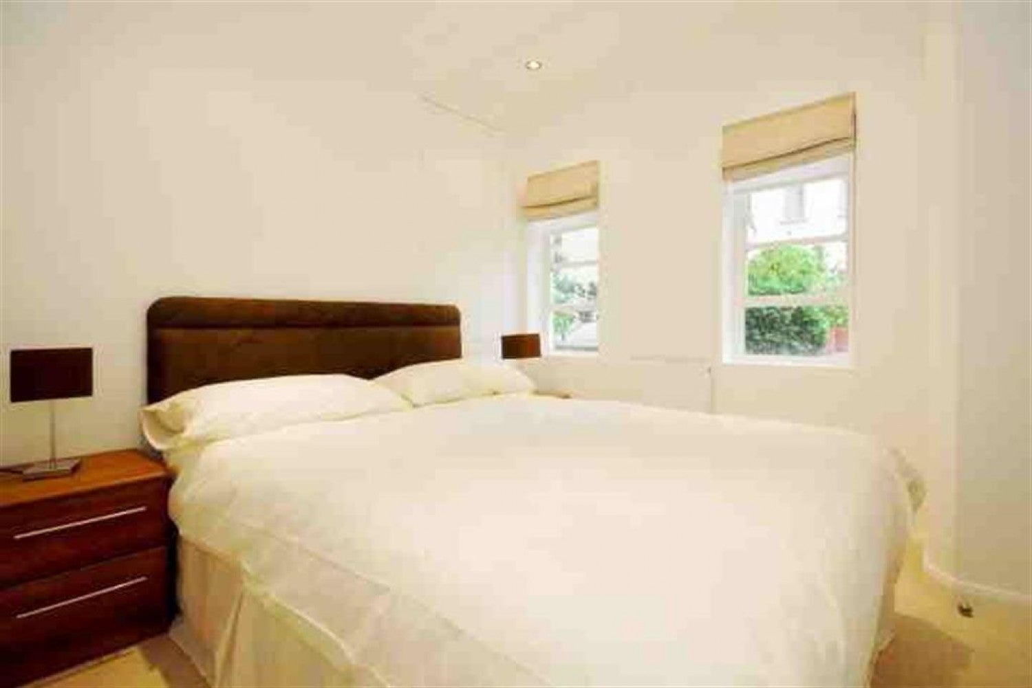 Flat Sloane Avenue in Greater London