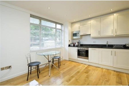 Flat Sloane Avenue in Greater London