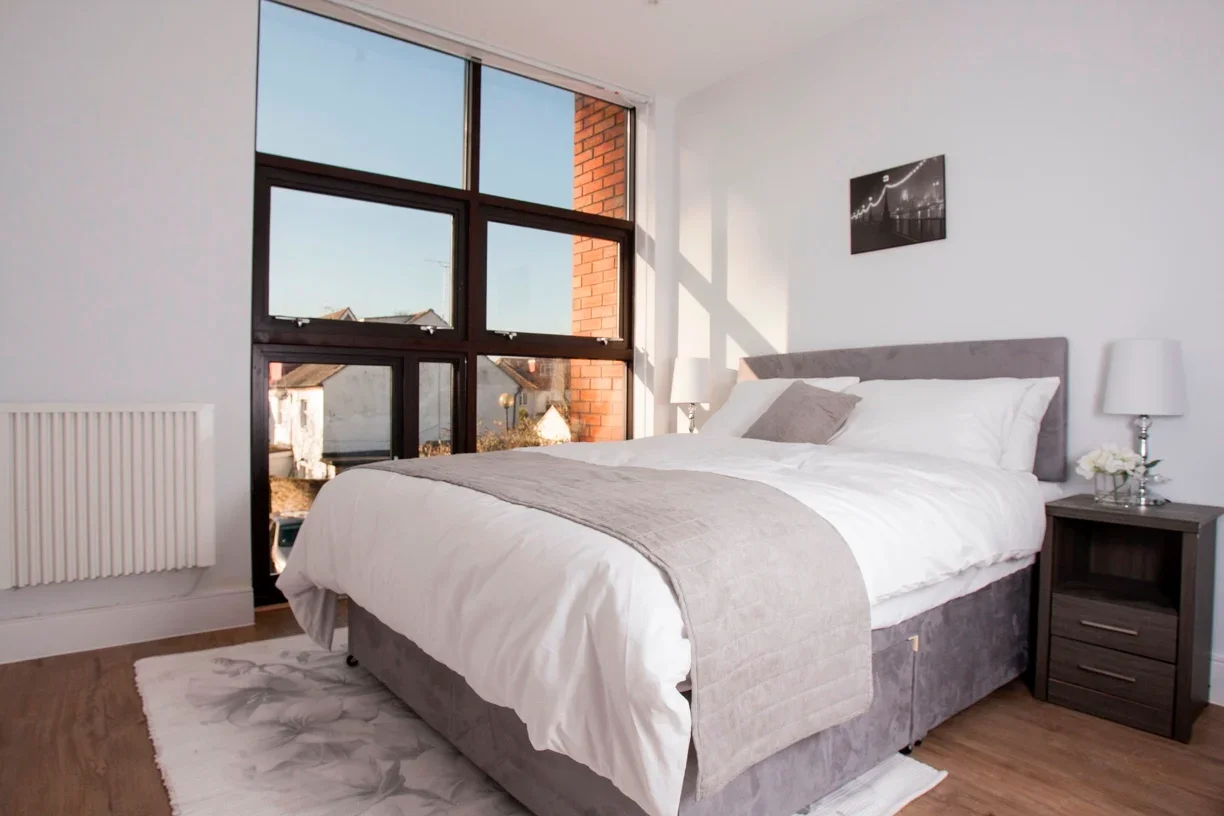 Flat Chichester Court in Slough