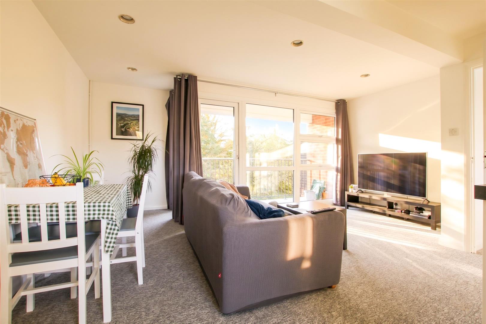 Flat Cedar Court in Cambridge