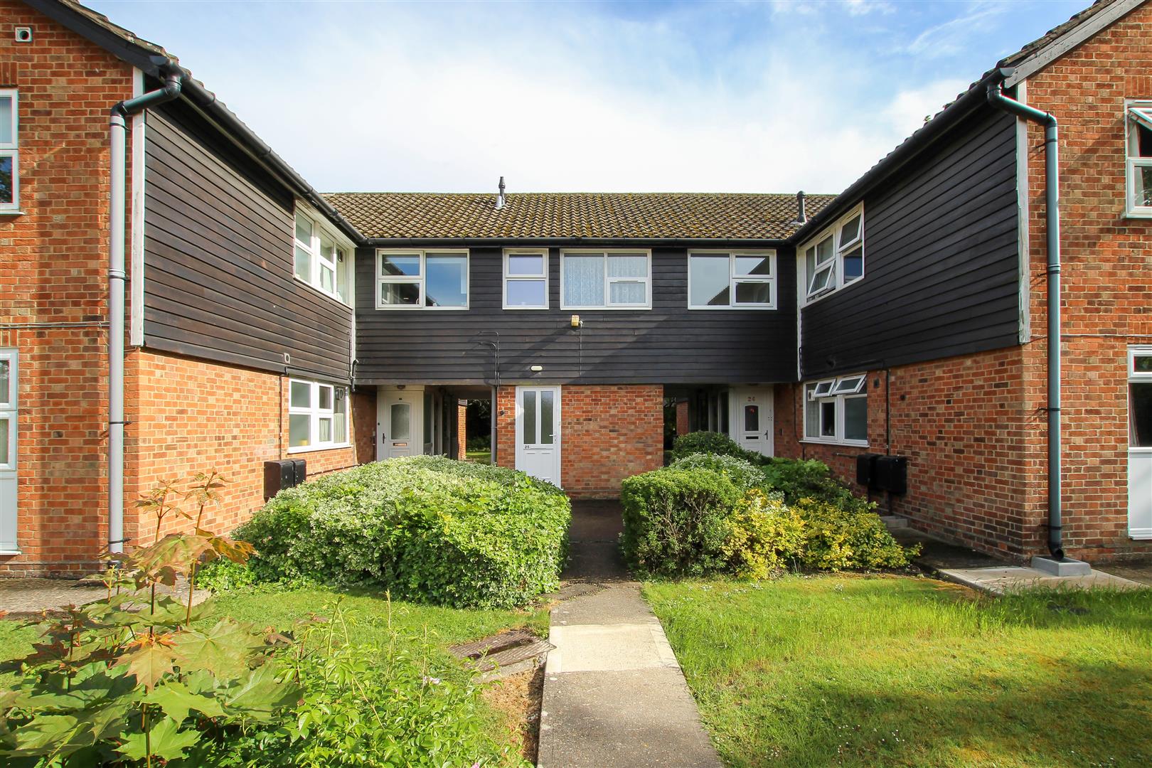 Flat Cedar Court in Cambridge