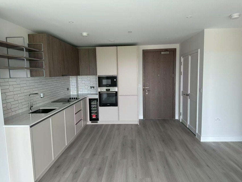 Flat Townsend Road in Greater London