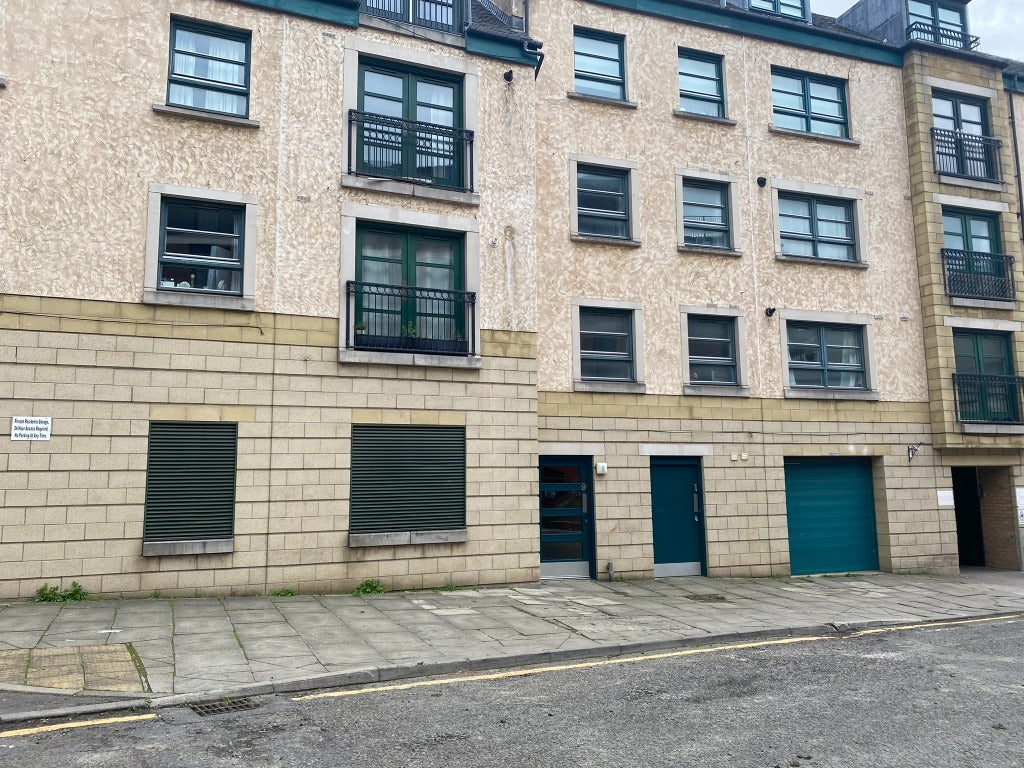 Flat Henderson Place in City of Edinburgh
