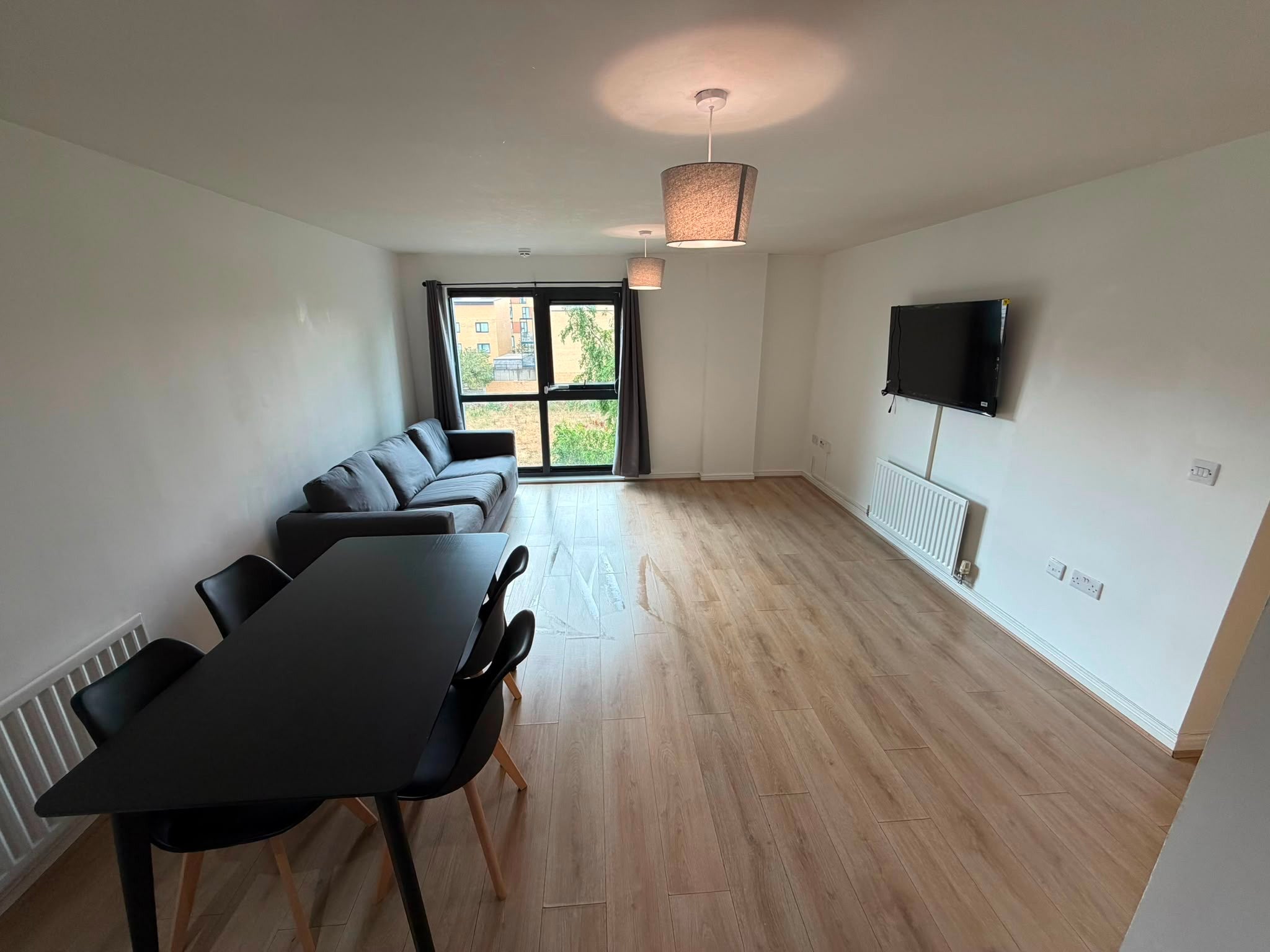 Flat Mannock Close in Greater London