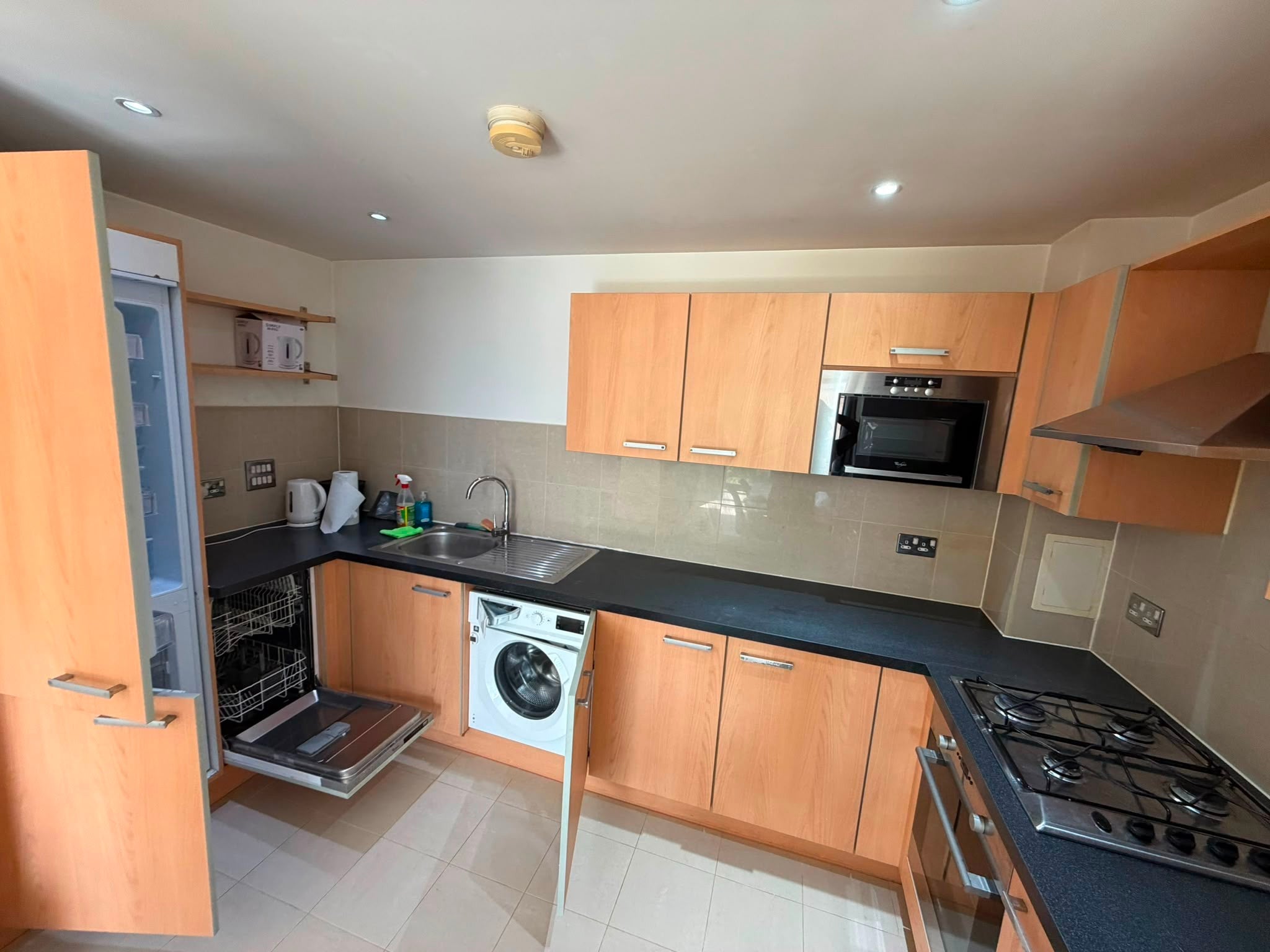 Flat Mannock Close in Greater London