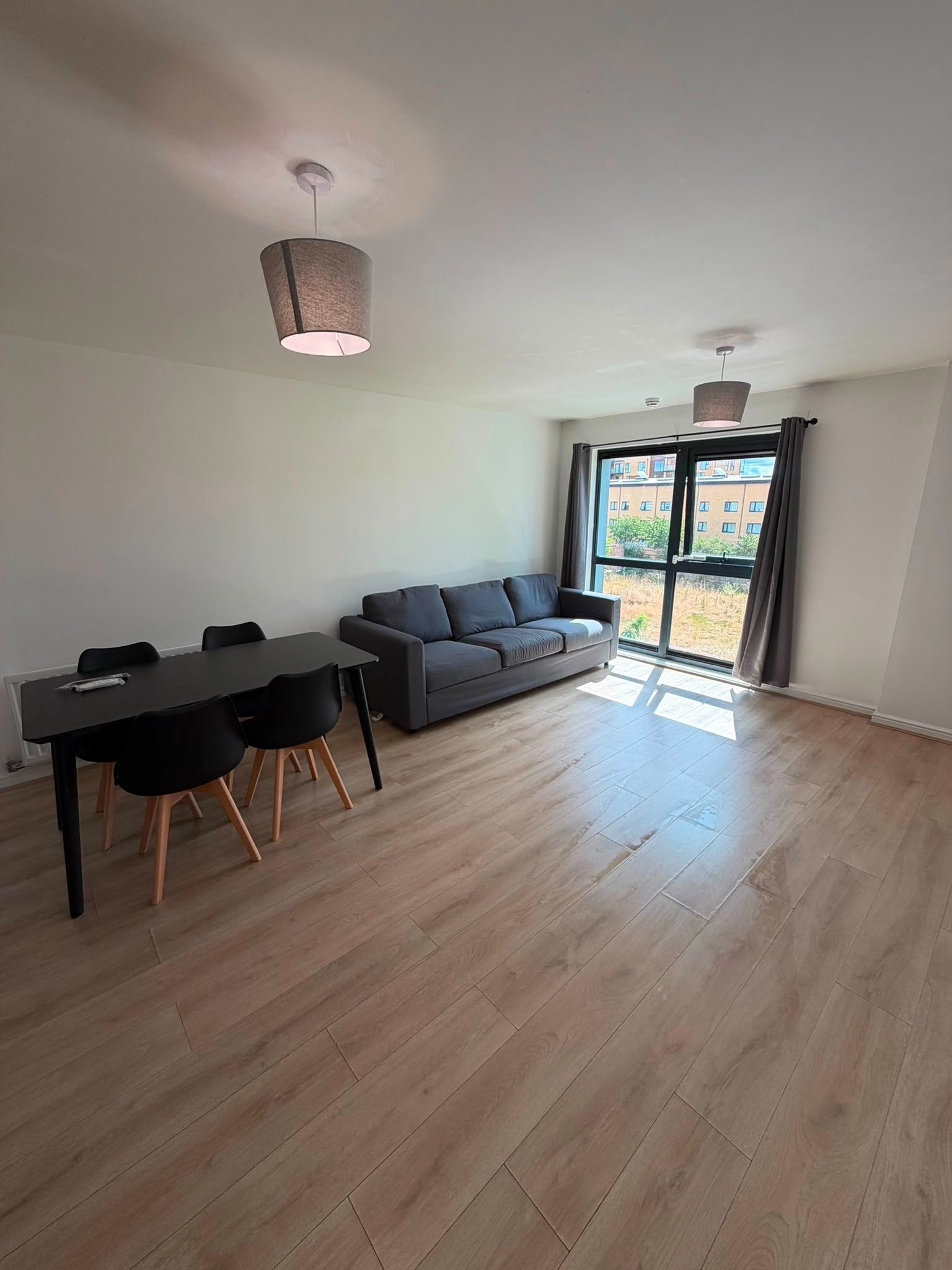 Flat Mannock Close in Greater London