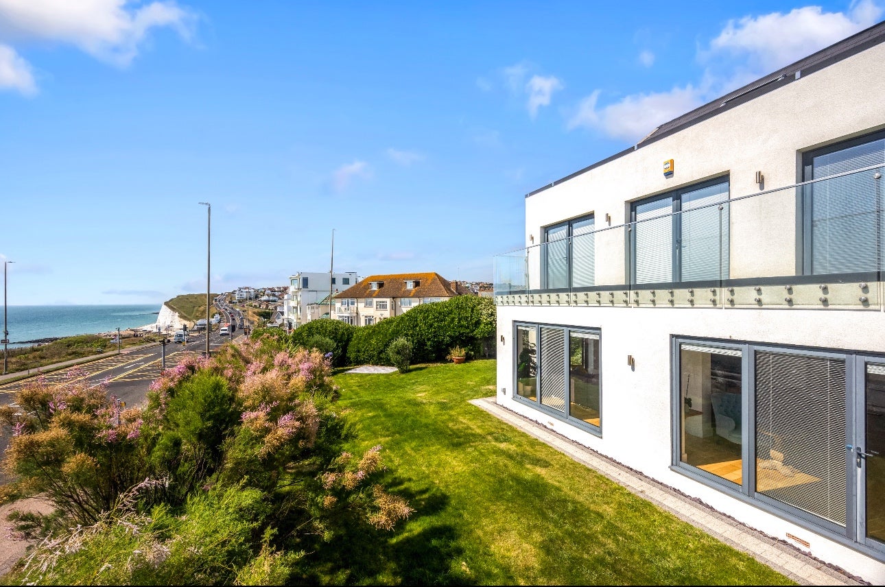 House Marine Drive in Brighton