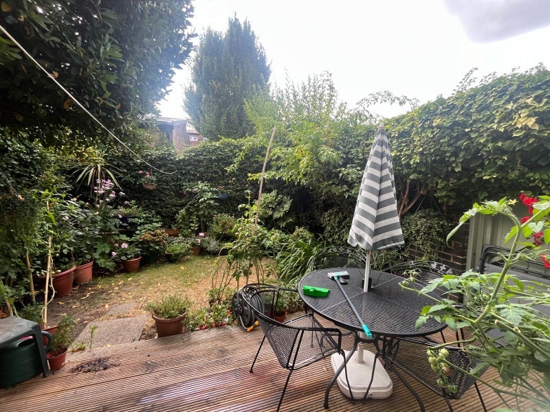 Room Deventer Crescent in Greater London