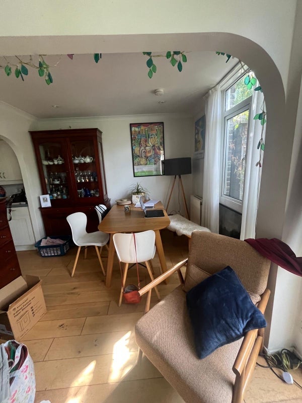 Room Deventer Crescent in Greater London