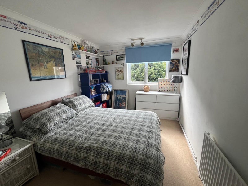 Room Deventer Crescent in Greater London