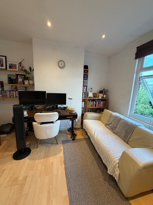 Room Thurlow Road in Greater London