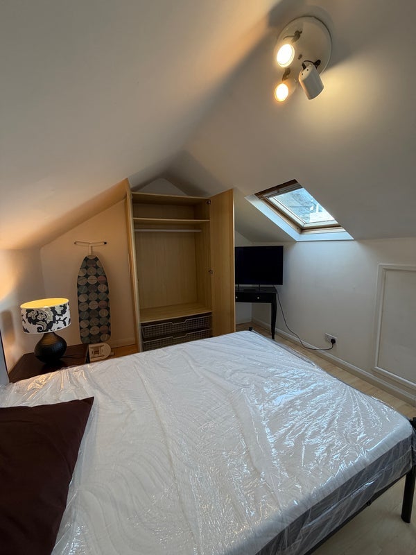 Room Thurlow Road in Greater London