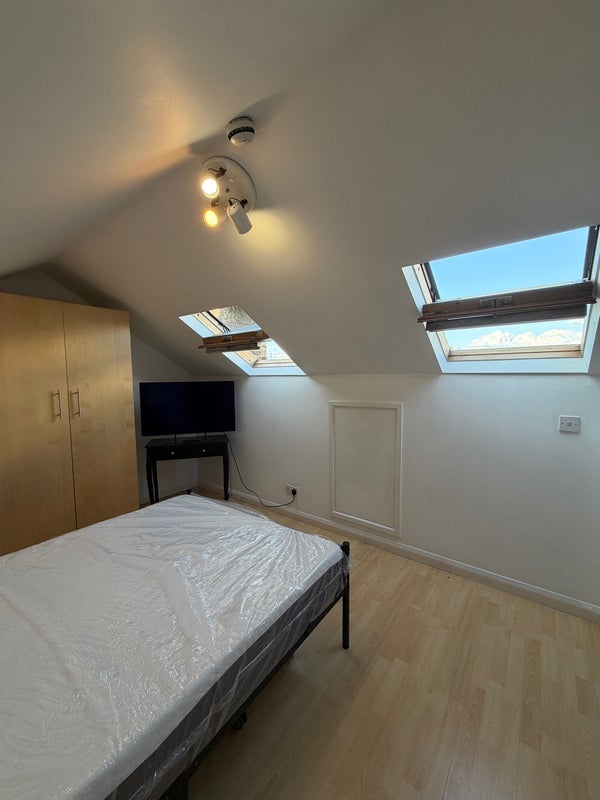 Room Thurlow Road in Greater London