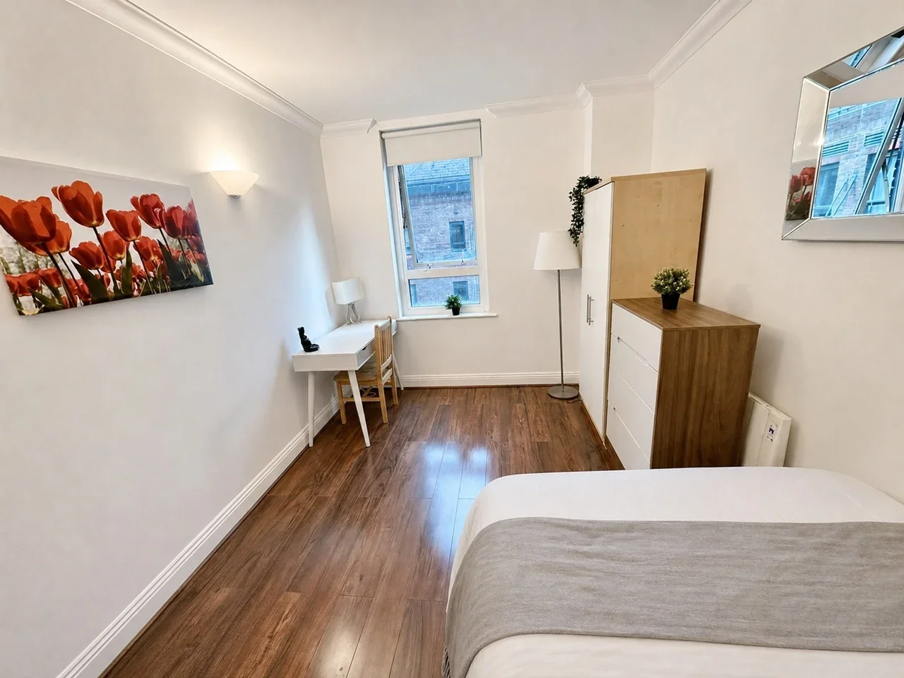 Room Lanark Square in Greater London