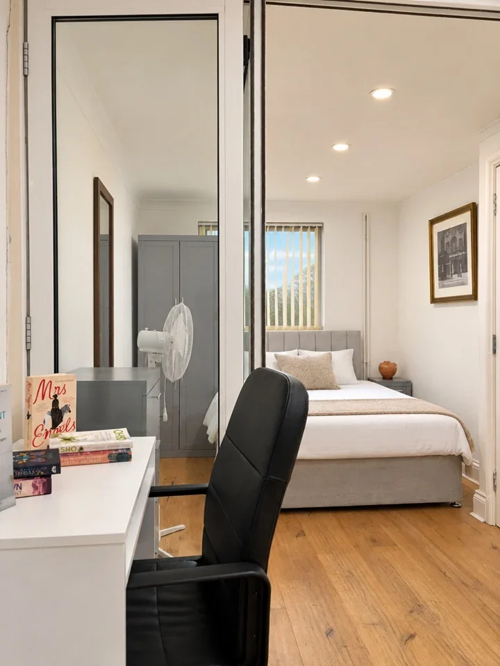Room Granby Street in Greater London