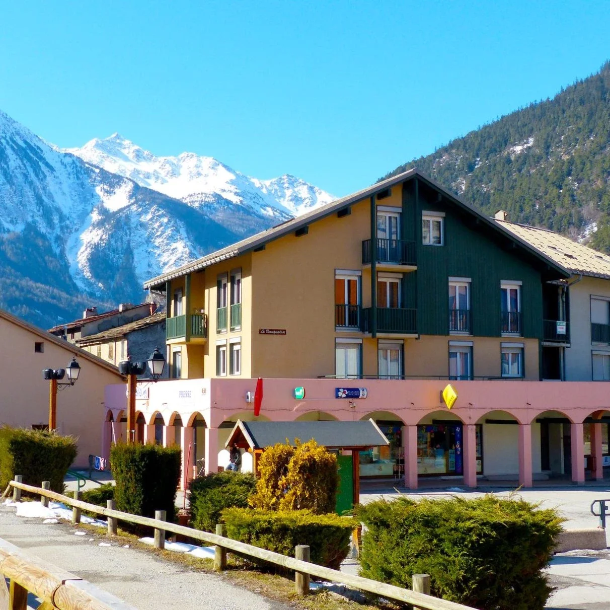 House Place de l'Hôtel de Ville in Modane
