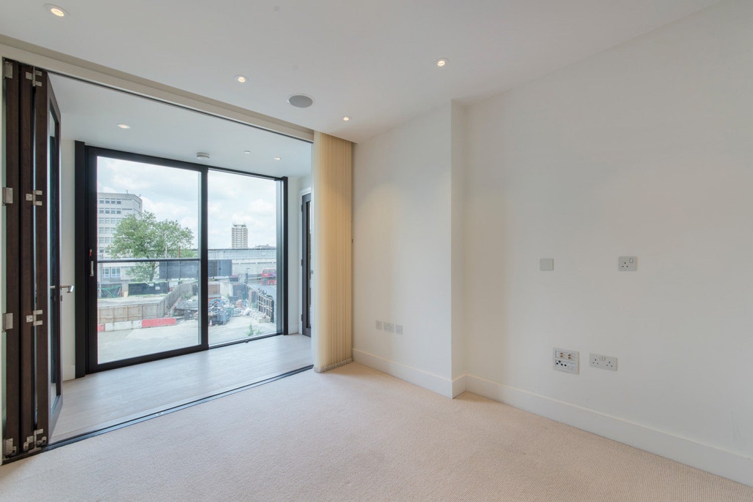 Flat Merchant Square in City of Westminster