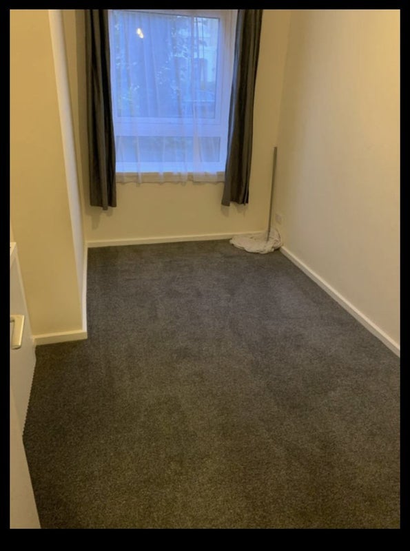 Room Dorville Road in Greater London