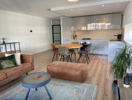 Appartement Strevelsweg in Rotterdam