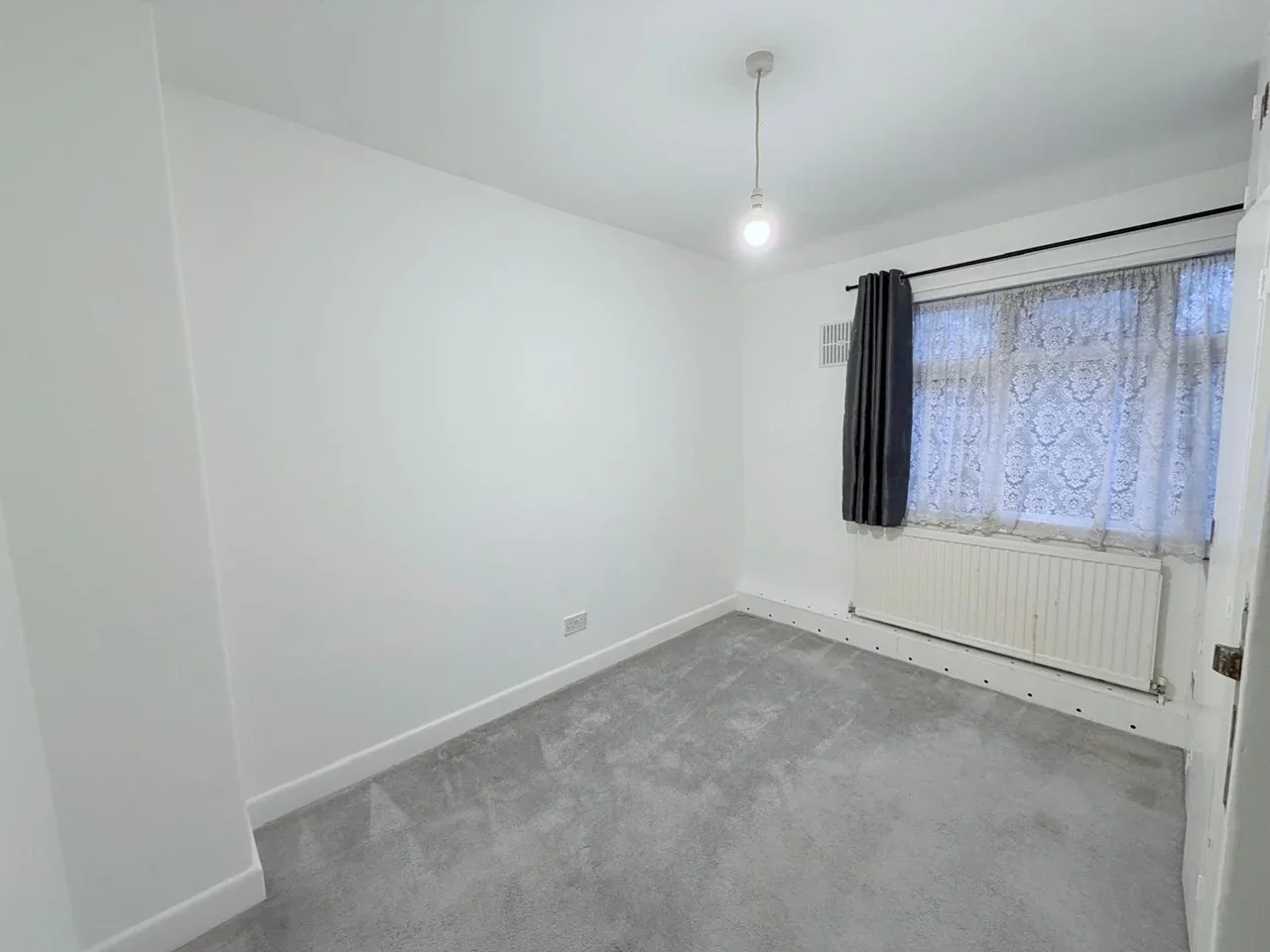 House Iverna Gardens in Greater London