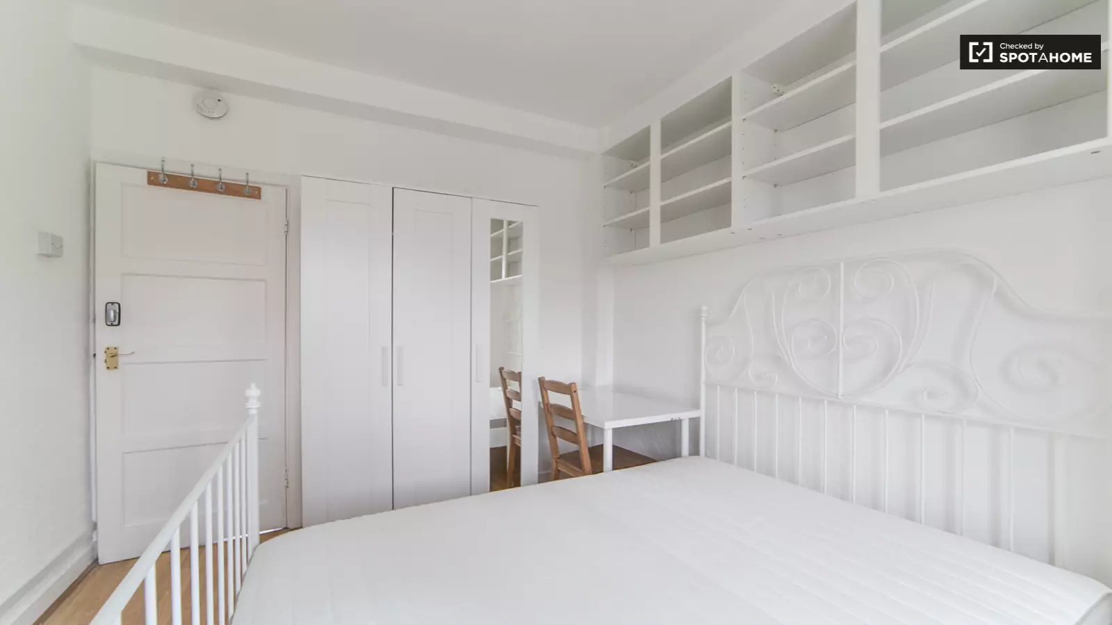Room Cavendish Street in Greater London