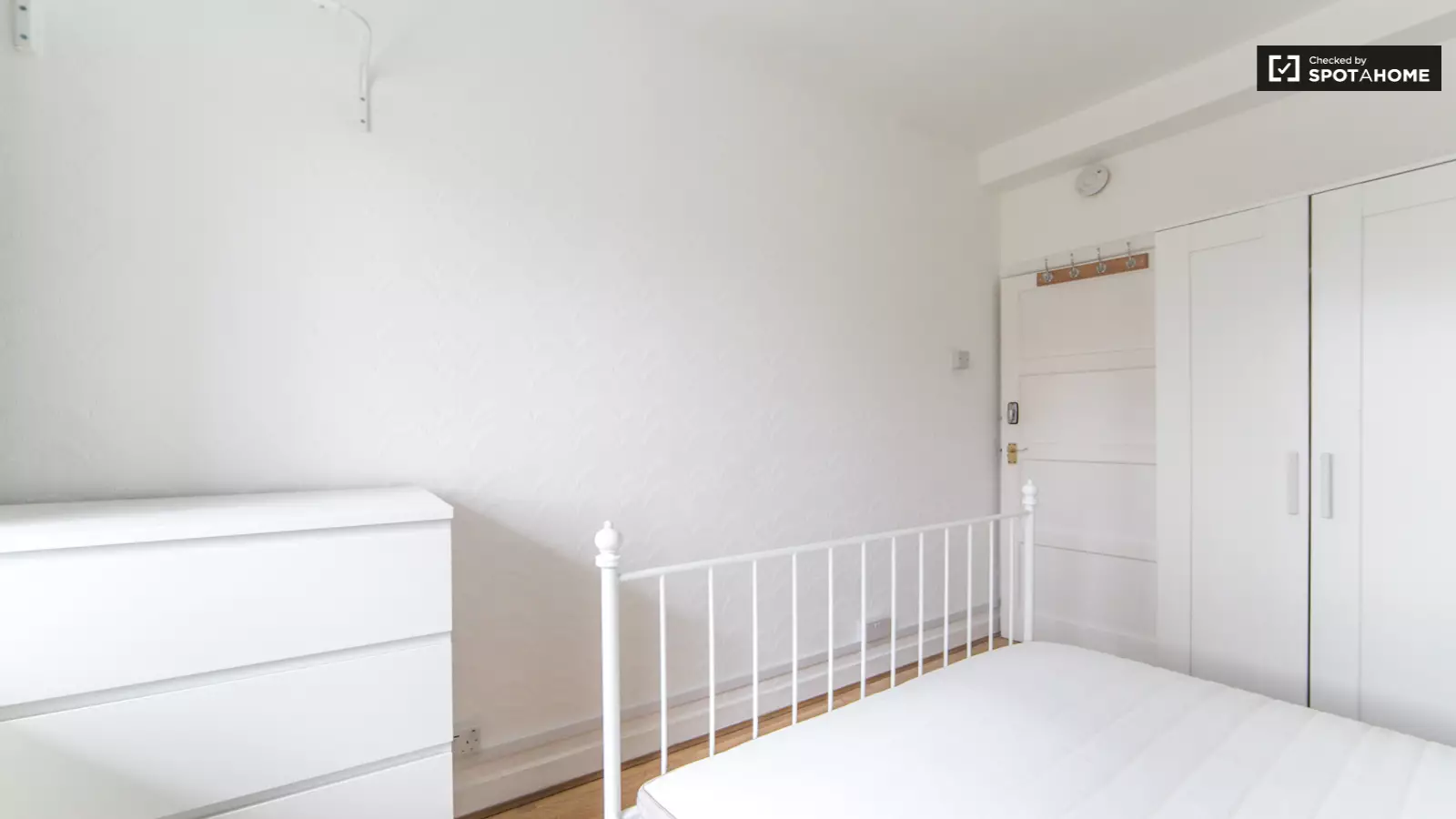 Room Cavendish Street in Greater London