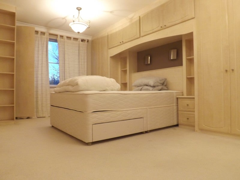 Flat Doncel Crescent in Greater London