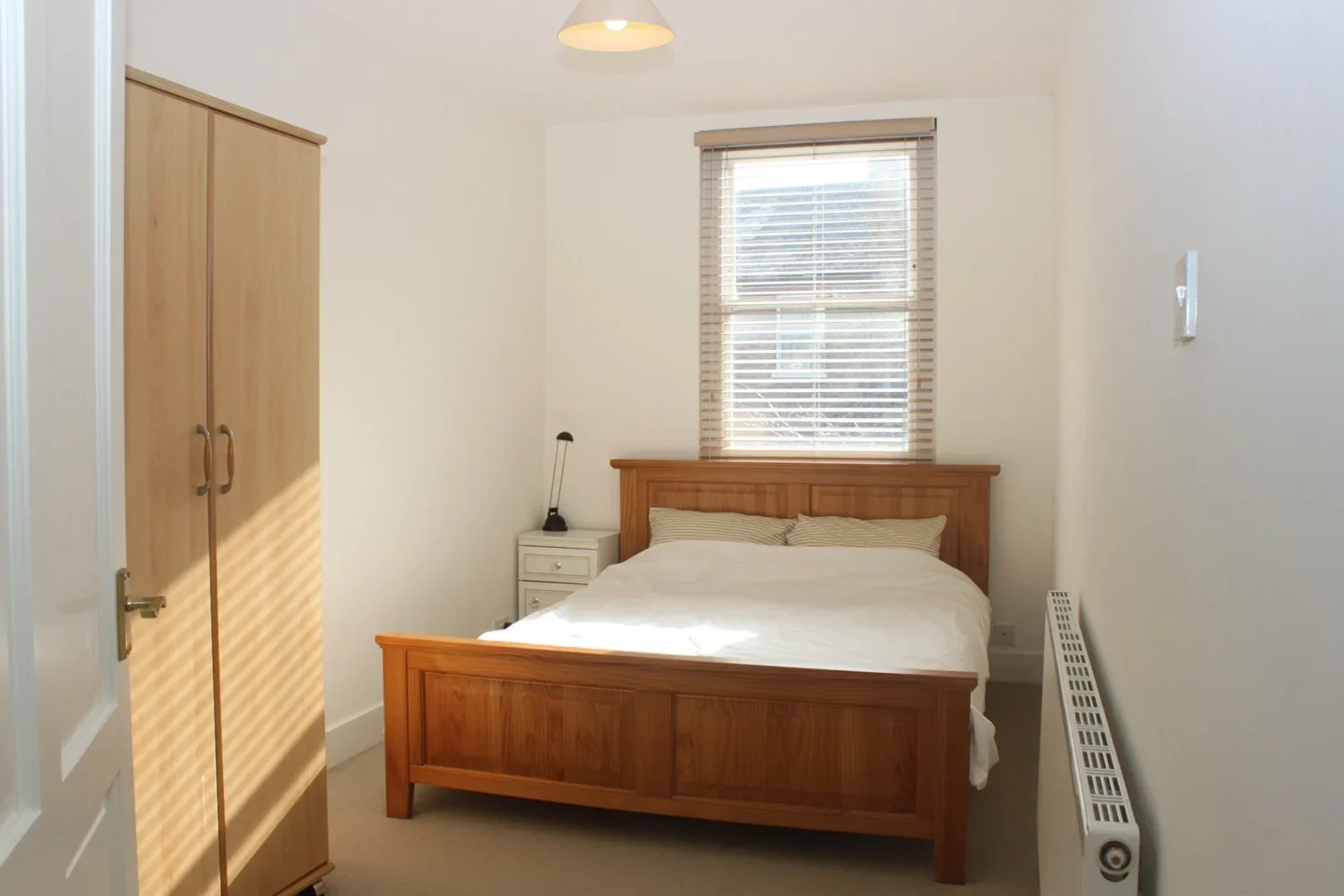 Flat Brecon Road in Greater London